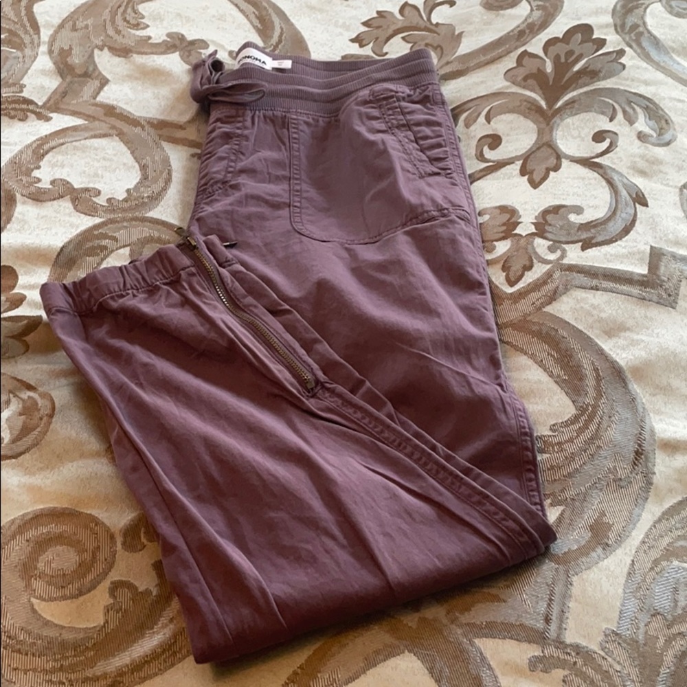 Women’s joggers